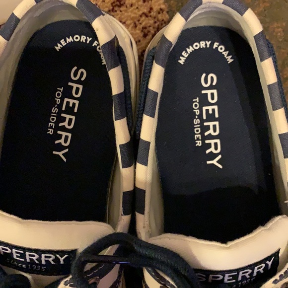 Sperry Topsiders - Picture 6 of 8